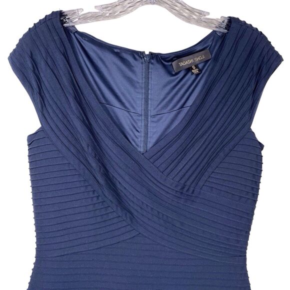 NWT Tadashi Shoji Amata Pintuck Jersey Dress Size Small Knee Length V-Neck Navy - Picture 6 of 14